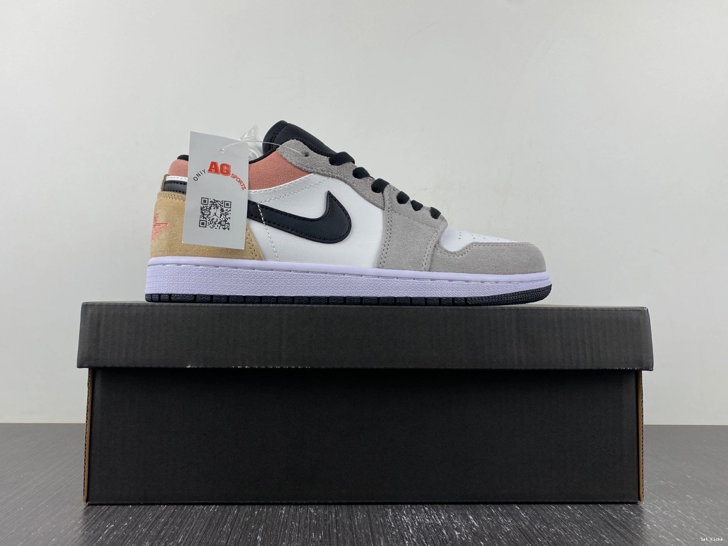 Jordan 1 Low Air DX4334-008 Club